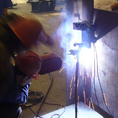 Fabricante de Carro para Soldadura Vertical de Ángulos